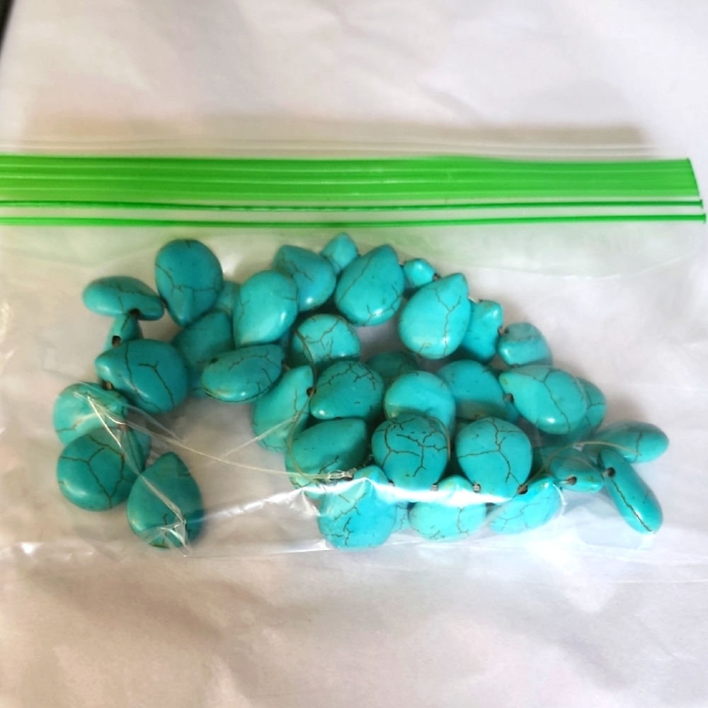 Ziplock Baggie Of Teardrop Turqioise Beads UNTESTED